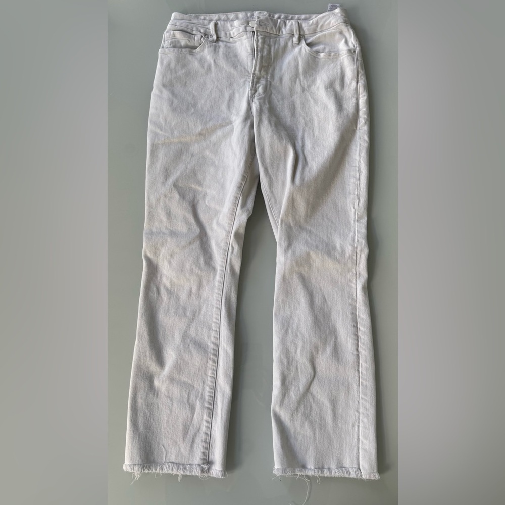 Good American White Straight-Leg Jeans | Size 12 / 31 | Raw Hem
